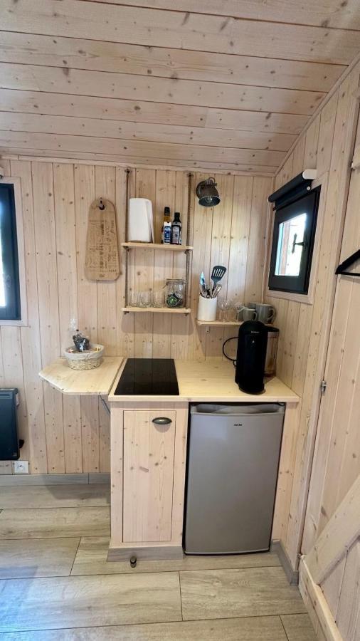 Hotel Superbe Roulotte De Charme Bagnols-en-Forêt Esterno foto